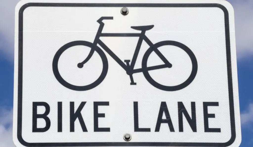 Can You Ride A Bike On A Sidewalk? Full Guide For Each State - Cycle ...